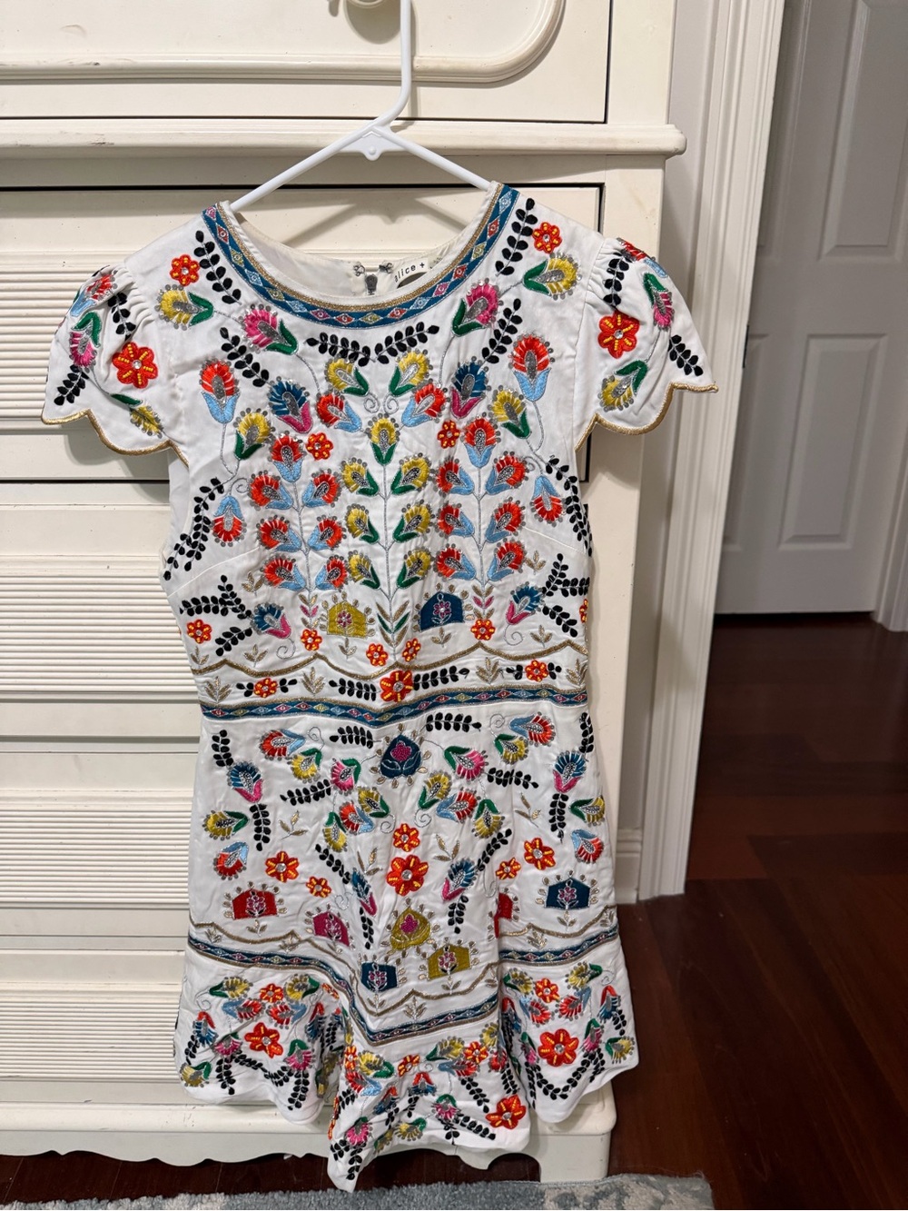 Alice + Olivia White Embroidered Maxi Dress with Multicolor Floral Motif